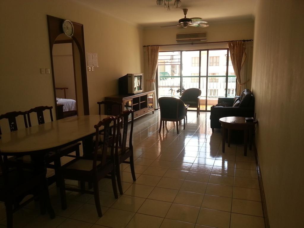 Homestay Marina Court Кота-Кінабалу Номер фото