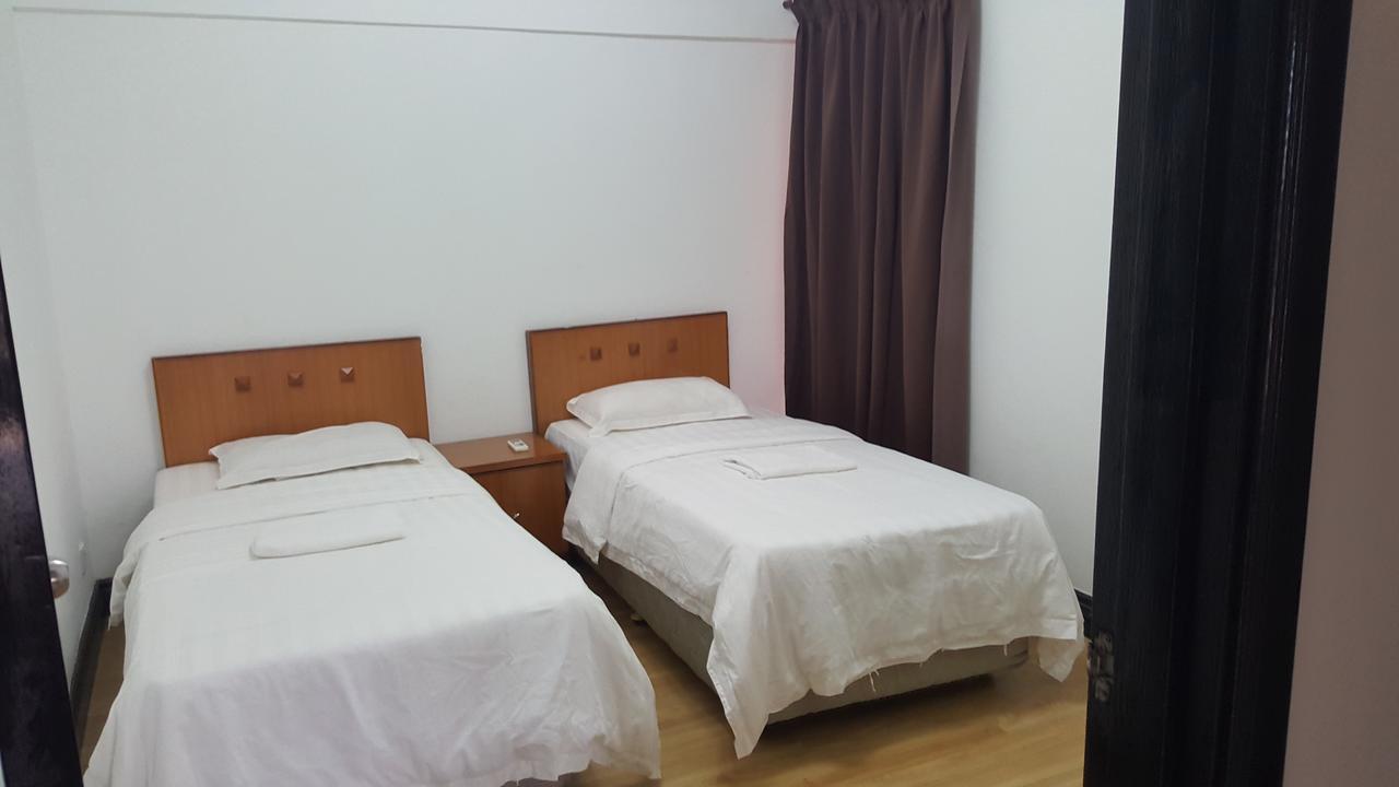 Homestay Marina Court Кота-Кінабалу Екстер'єр фото